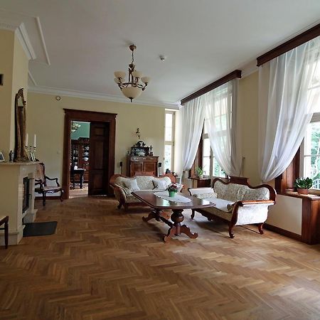 Dwor Bieland Bed & Breakfast Elblag Exterior photo