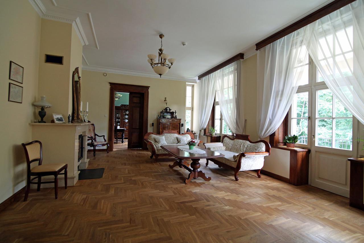 Dwor Bieland Bed & Breakfast Elblag Exterior photo