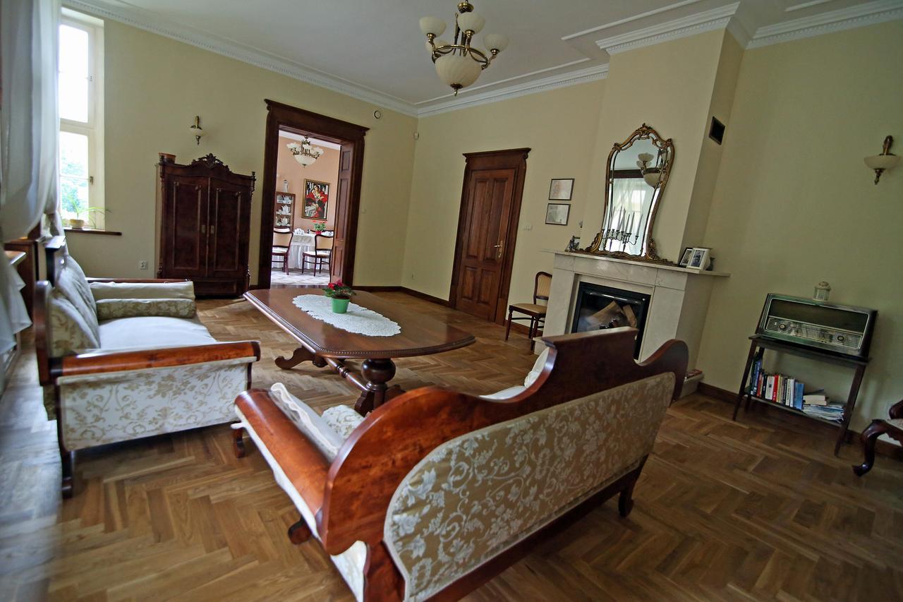 Dwor Bieland Bed & Breakfast Elblag Exterior photo