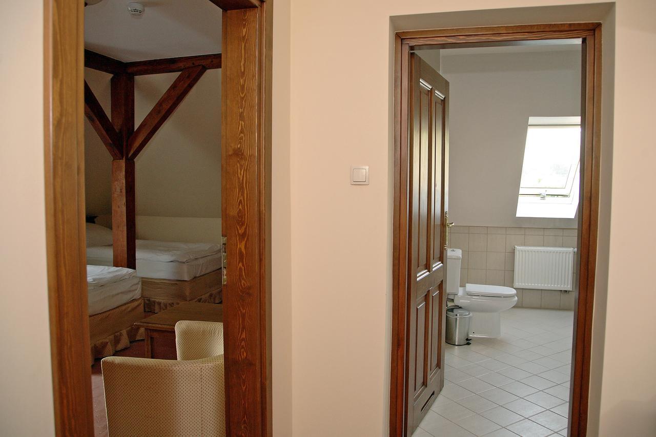 Dwor Bieland Bed & Breakfast Elblag Exterior photo